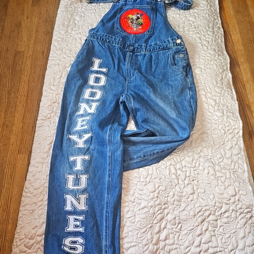 ! Looney tunes overalls 90s style